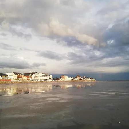 Les Sables Holiday home *